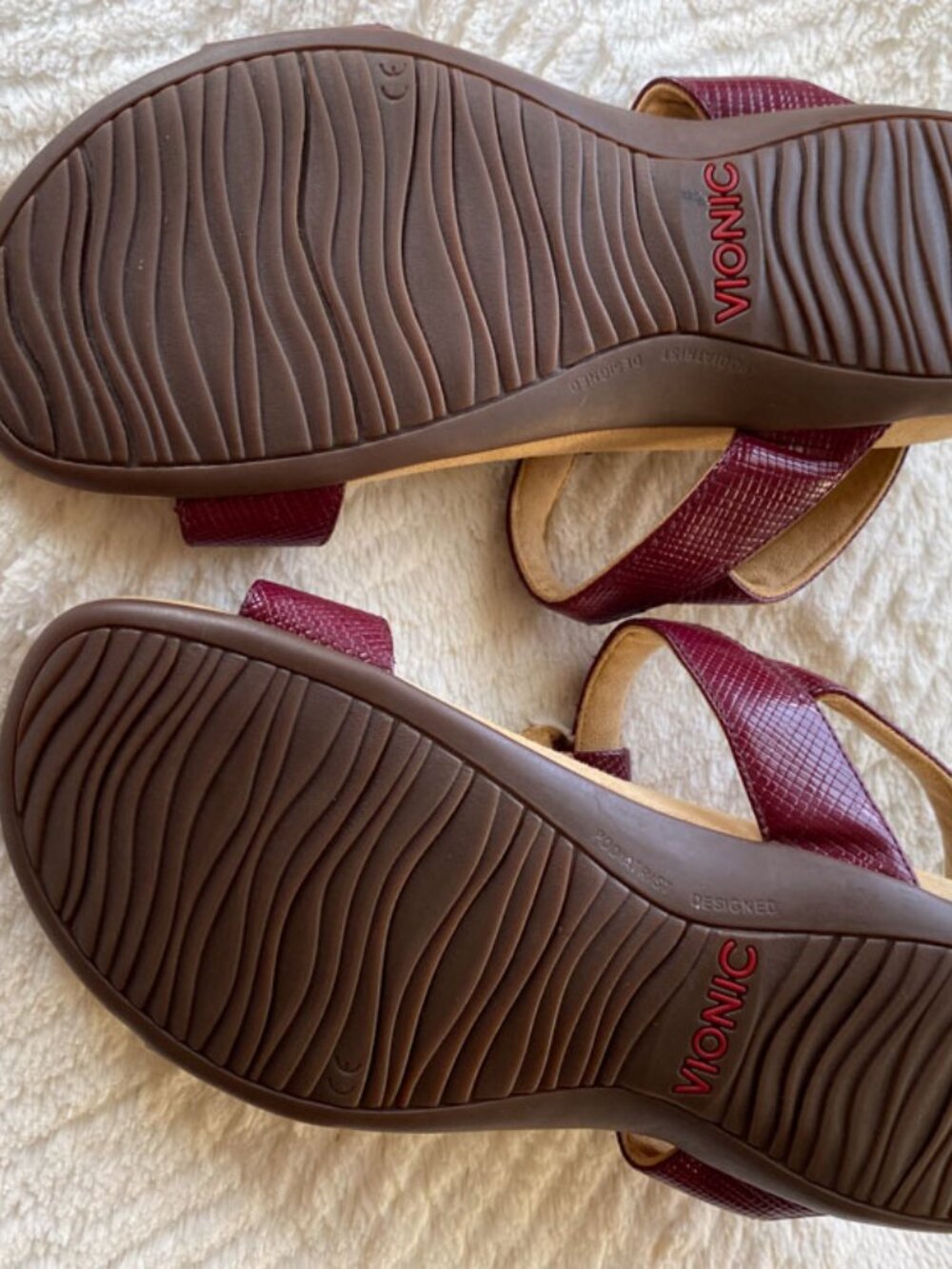 Vionic Farra Lizard Dark Red - Gold Metal Medallion Sandals 8 - Picture 7 of 9